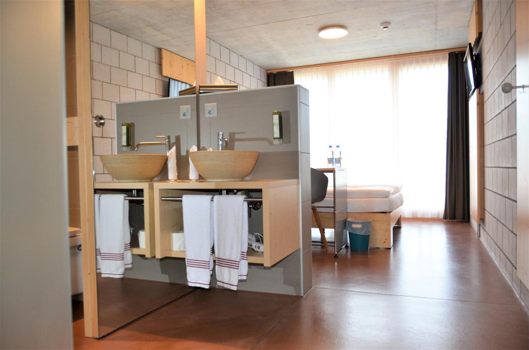 Hotel Seaside Spiez Bagian luar foto