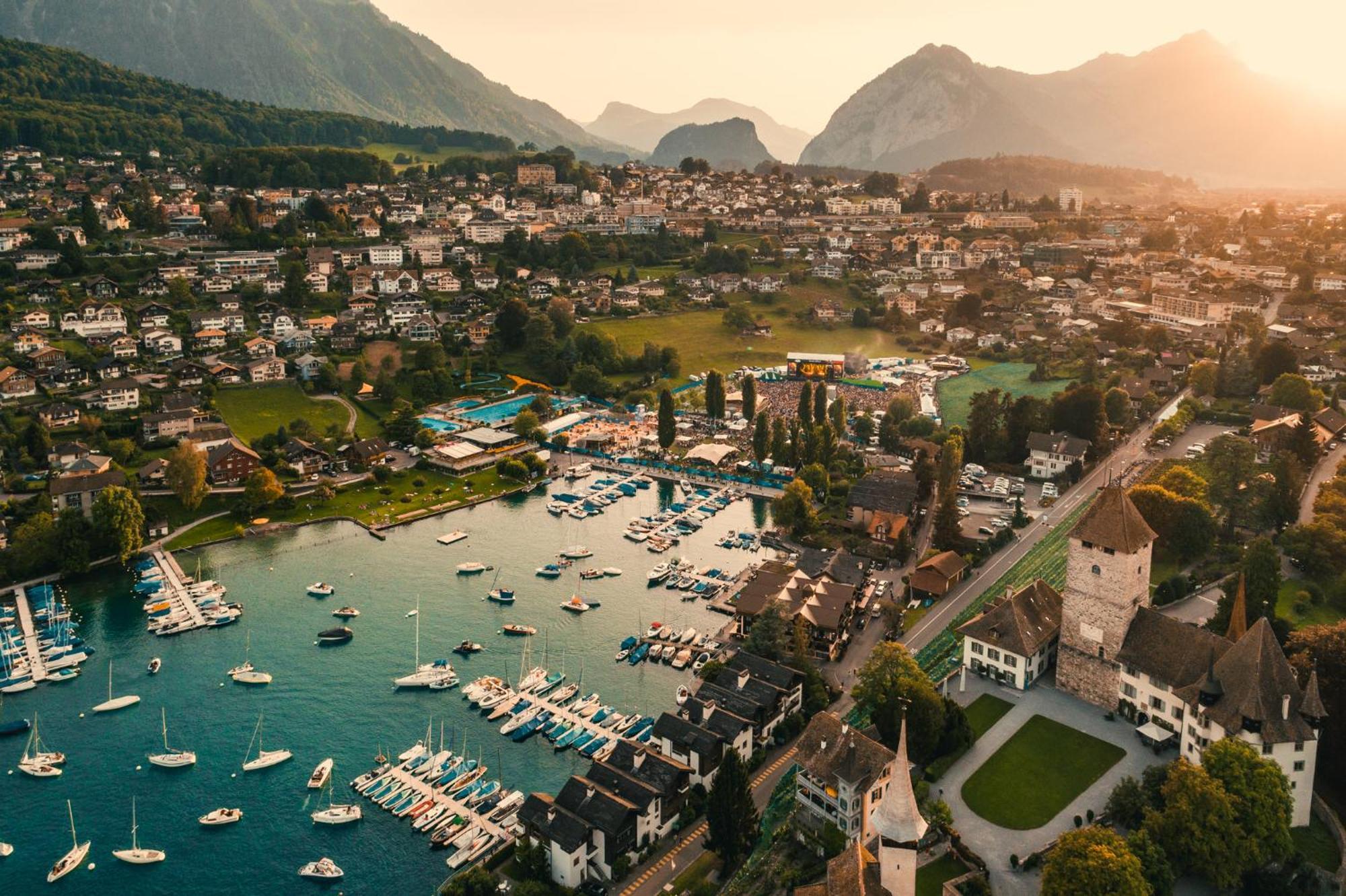 Hotel Seaside Spiez Bagian luar foto